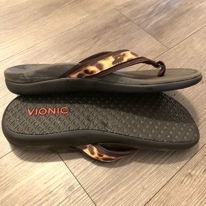 Vionic flip flops